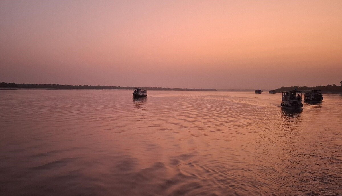 The sunset of a million hues: An opacarophile’s discovery of the waterways of the Sundarbans
